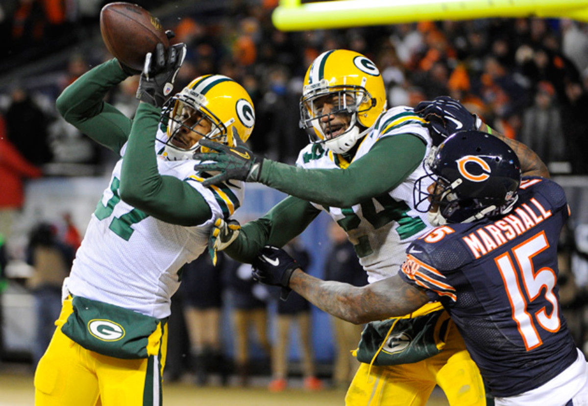 shields-int-bears-packers.jpg